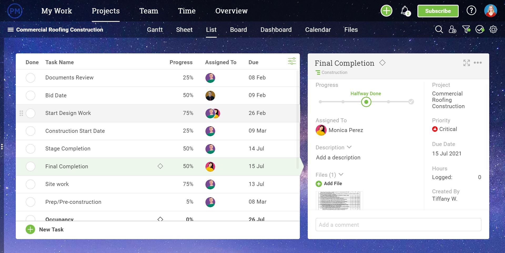 ProjectManager.com の建設計画のタスク リストのスクリーンショット